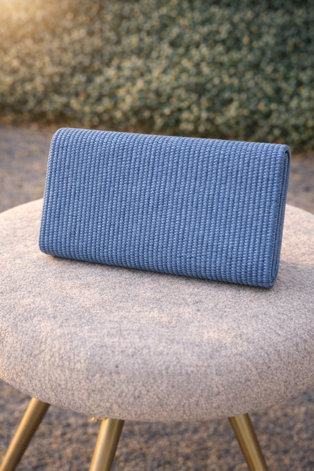 Pochette Bohème Chic Bleue – Sac Paille Élégant avec Chaîne