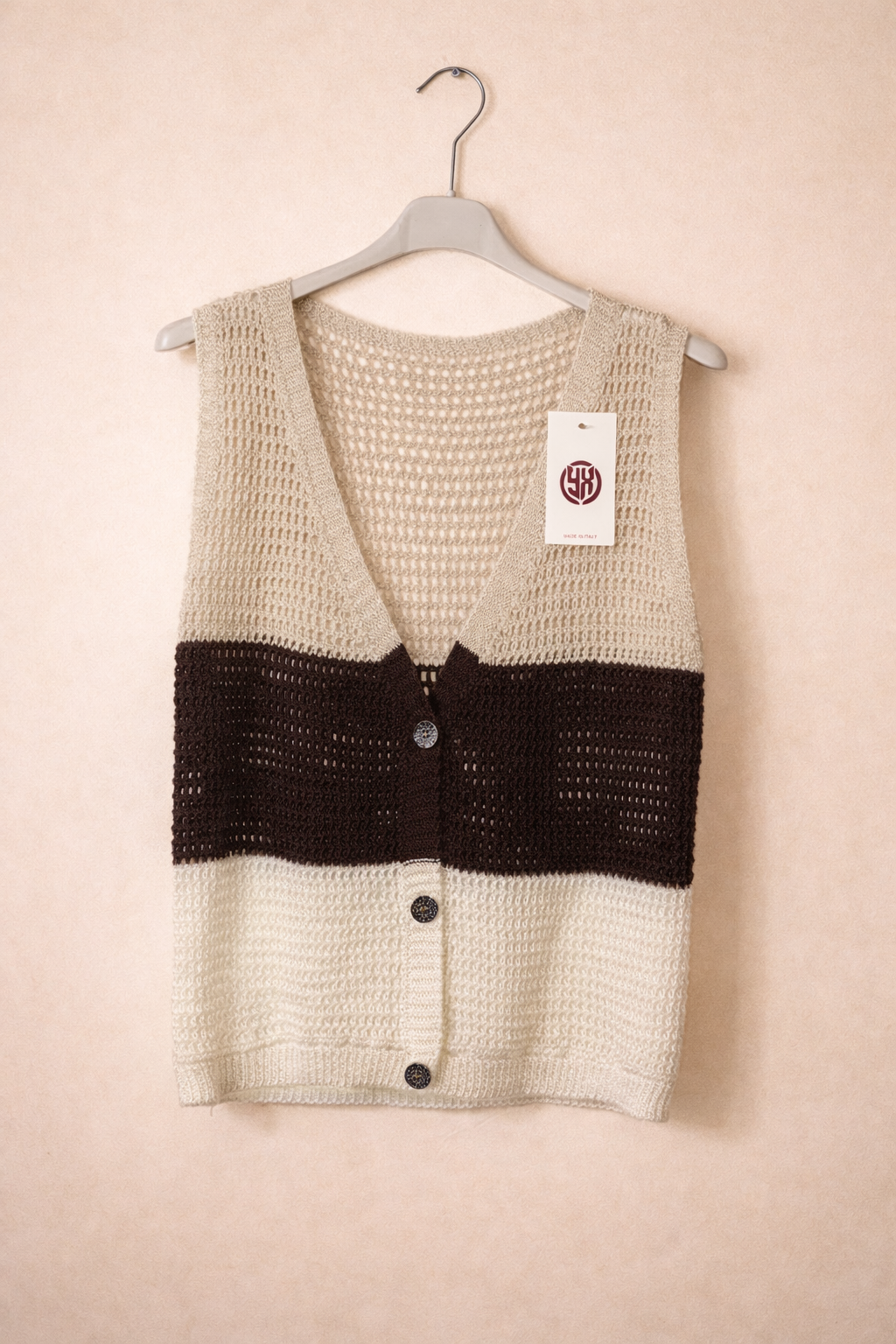 Gilet crochet color block – look chic & tendance été